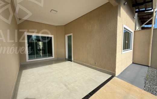 Casa 4 qtos sendo 2 suites