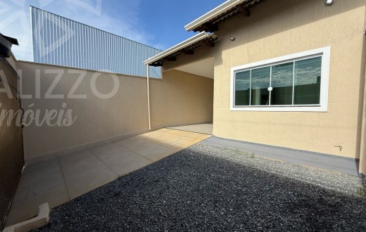 Casa 4 qtos sendo 2 suites