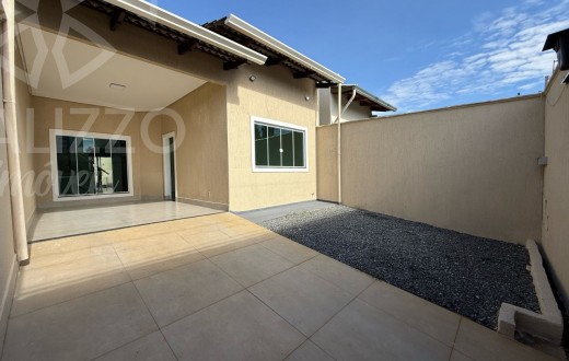 Casa 4 qtos sendo 2 suites
